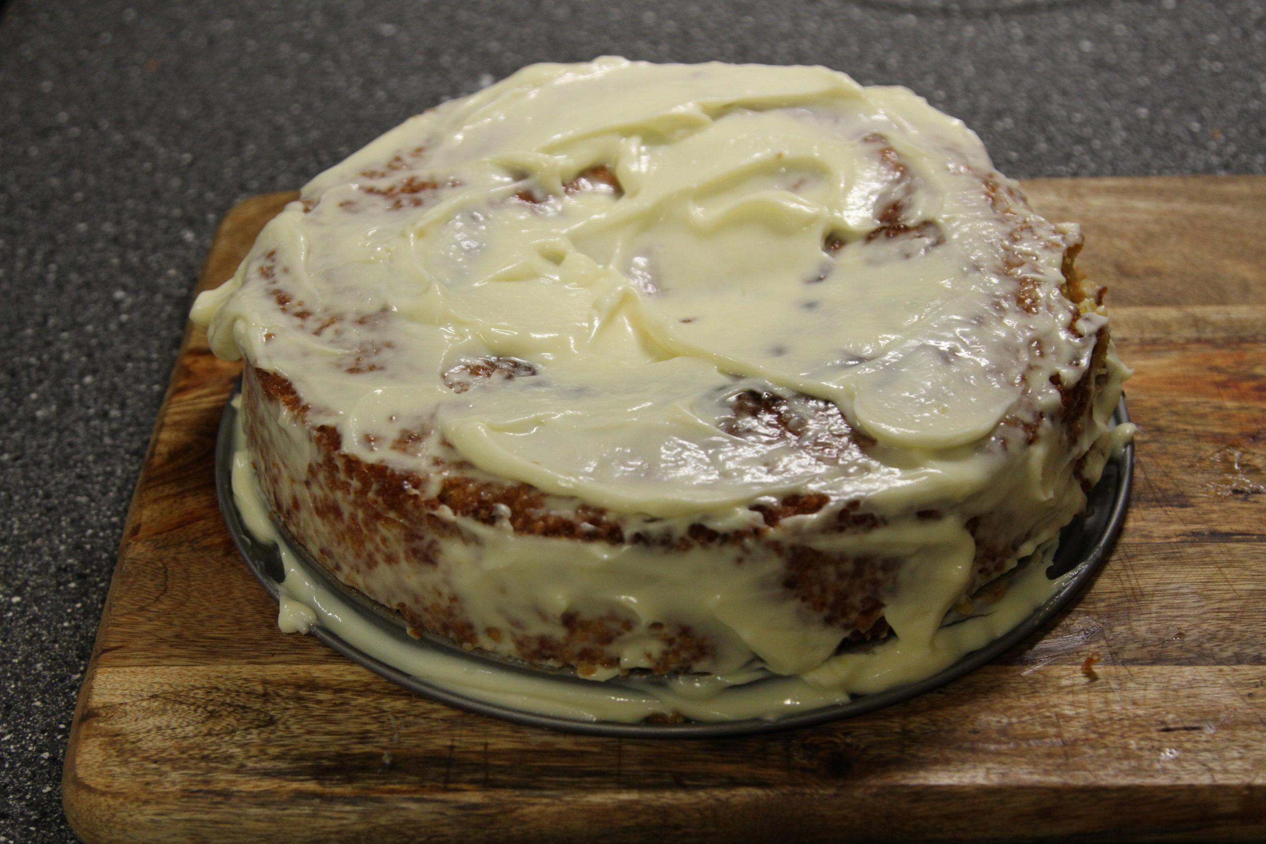 Möhrenkuchen mit Frischkäse Überzug - Rund ums Bergische!